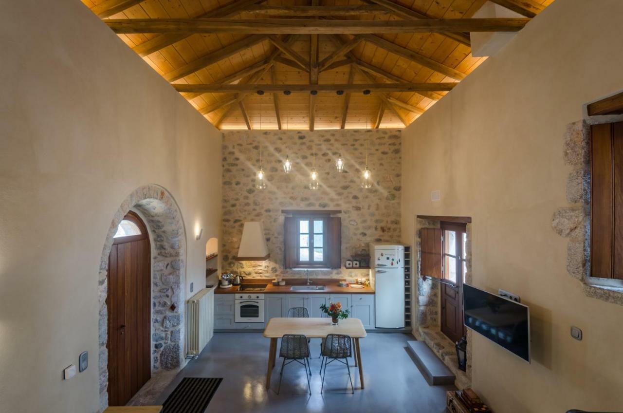 Vila Panthemis Leonídion Exteriér fotografie